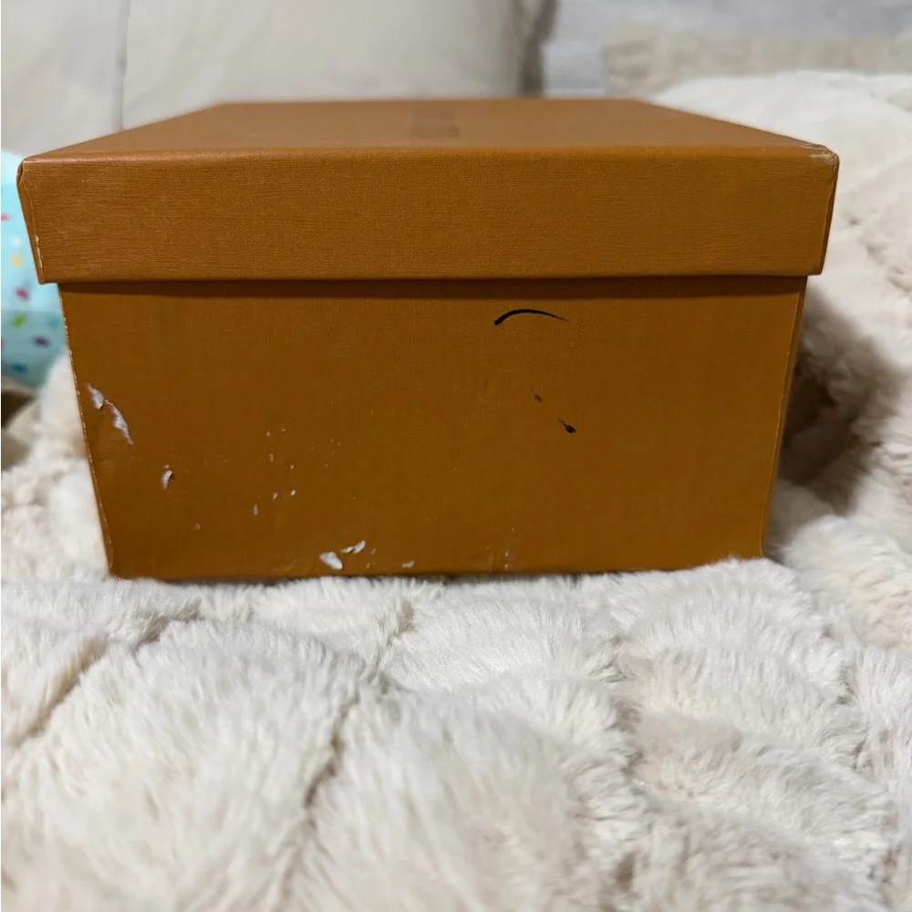 Orange/ brown Box